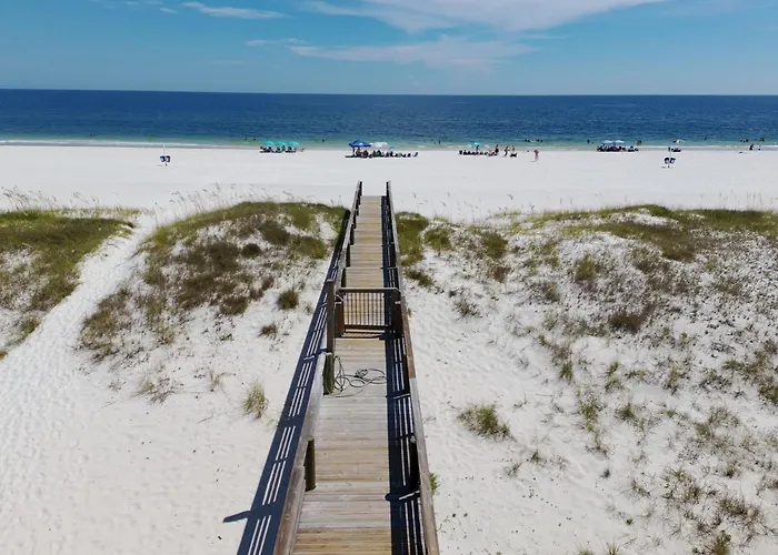 Solo Vista By Gsvr - Spacious 11br Beachfront Retreat With Private Pool & Ideal For Large Groups